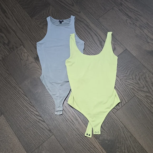 Express x2 Sleeveless Contour Bodysuits in Sage & Melon BUNDLE - Picture 3 of 7